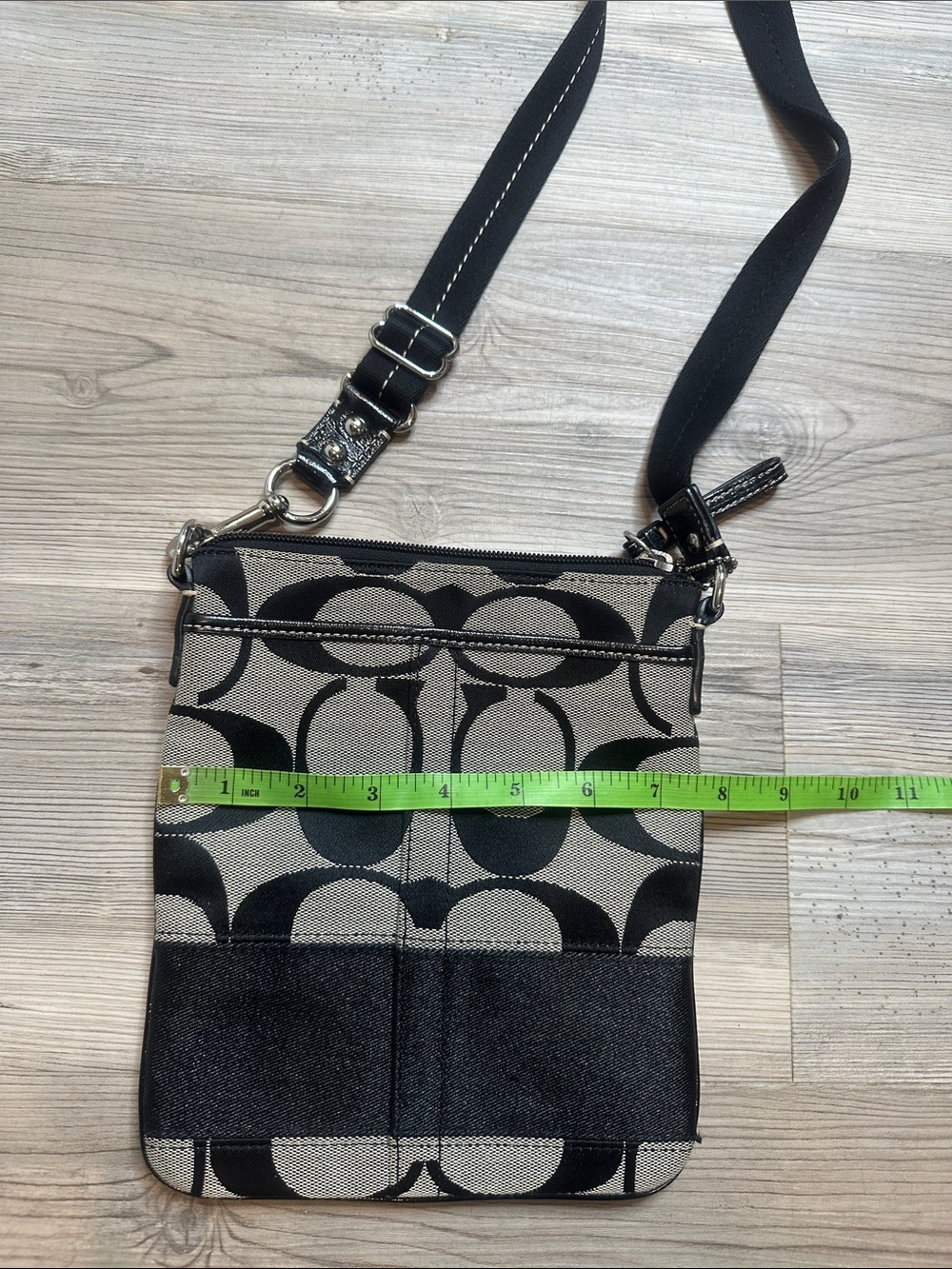 EUC Coach Black and Beige Signature Canvas Crossbody - Picture 2 of 10